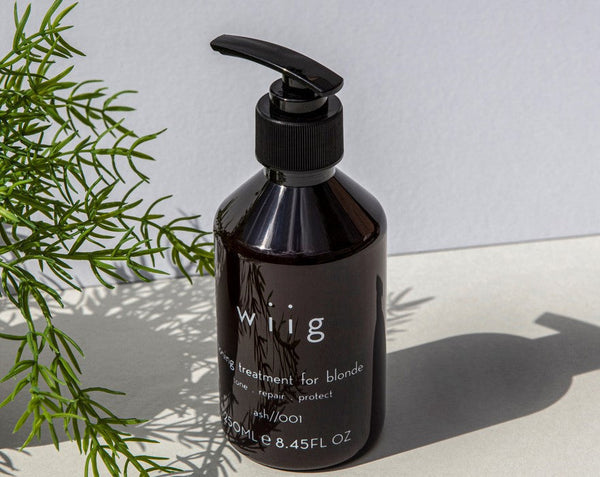 Why Oyster Blonde Is the Chicest Shade for Warm-Weather Glow-Ups